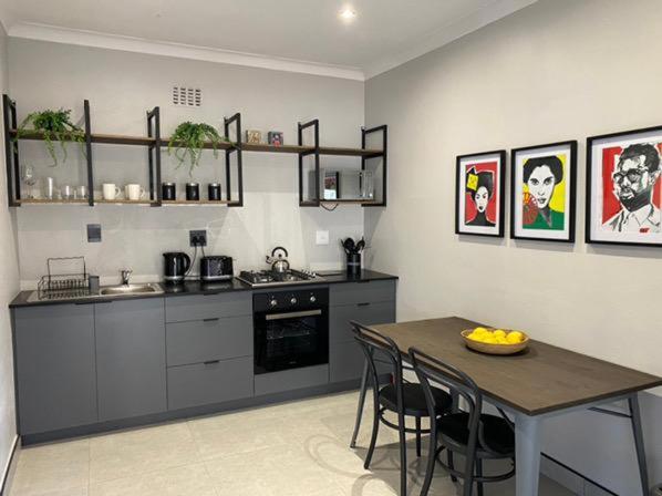 46 On Allcock Guest Apartment & Luxury Room พริทอเรีย ภายนอก รูปภาพ